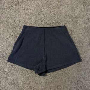 Lululemon Size 4 Ribbed Softstreme High Rise Short 2" Black